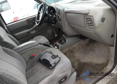 2001 Chevrolet Blazer Lt из США, поврежденный, VIN 1GNDT13W812152247